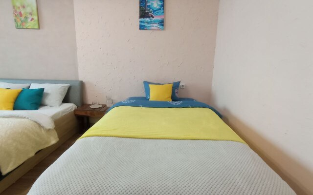 Live-In-Comfort Na Tvorchestva 3 Flat