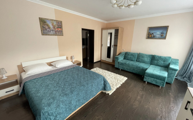 Квартира Уютная 2-х комнатная посуточно в самом центре Владикавказа