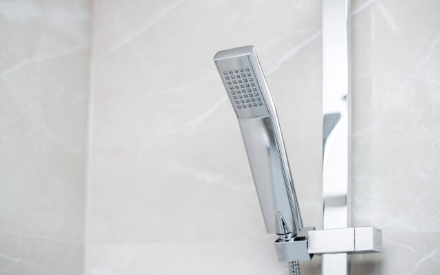 Апартаменты Тихая студия 38кв.м,напротив Центрального Парка,вокзал пешком