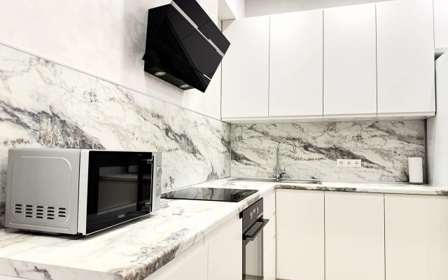 Na Pervomayskoy Ulitse 1 Apartments