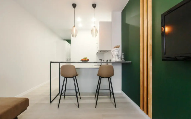 Uluchshennye s Krovatyu i Divanom v Istoricheskom Centre 37m Apartments