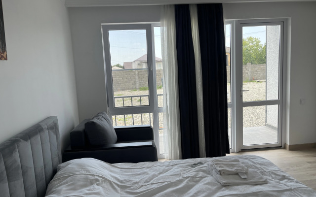 Na Zheleznodorozhnoy Guest House