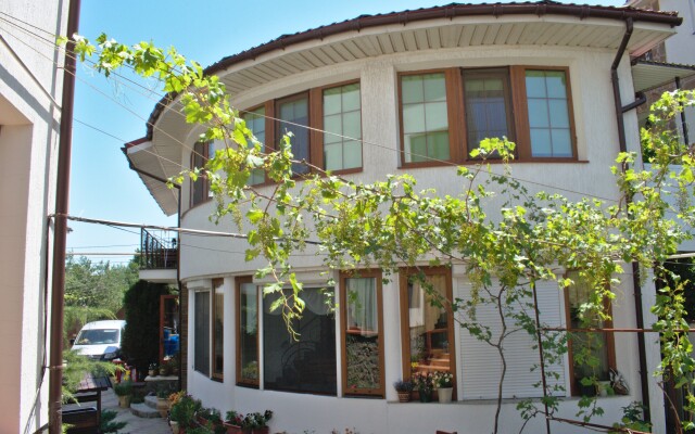 Svetoch Guest House