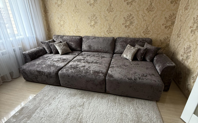 So Svetloy Auroy Flat