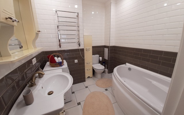 Dizaynerskaya 2-h komnatnaia studiya v elitnom ZHK Apartments