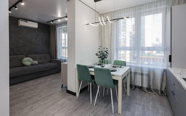 S Dizaynerskim Remontom V Tsentre Goroda Flat