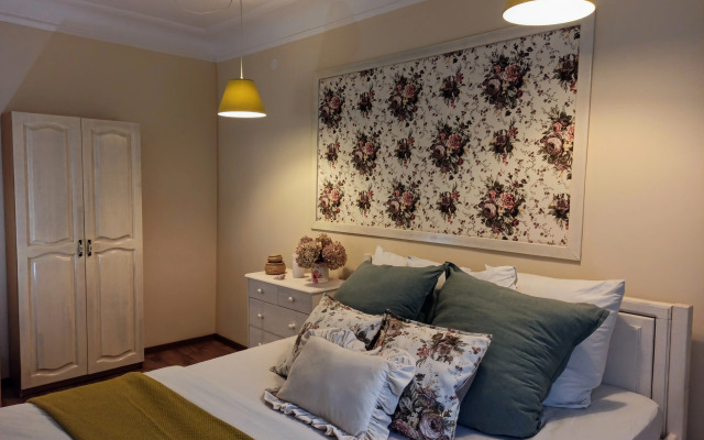 U Solodezhni Flat