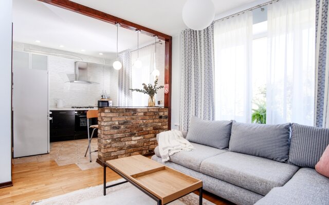 Yevrouyut V Tikhom Rayone Ryadom S Tsentrom Apartments
