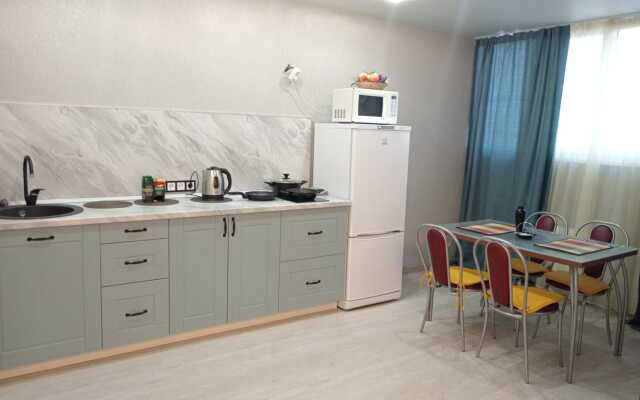 S Novym Remontom Na Revolutsionnoy 101V Ot Gornitsy Apartment