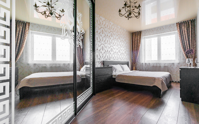 Trekhkomnatnyye Apartamenty Stepanenkov dlya 9 gostey na Soboleva 19