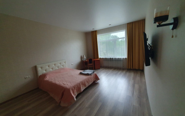 Na Bardina-Hutorskoj 93 Private house