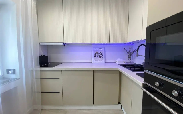 2-K s Klassnym Remontom na Pobede u Tsentra Flat