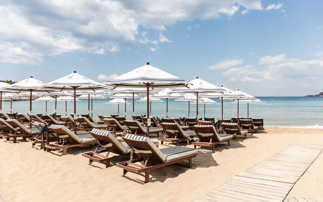 Vouliagmeni Garden Suite Apartments
