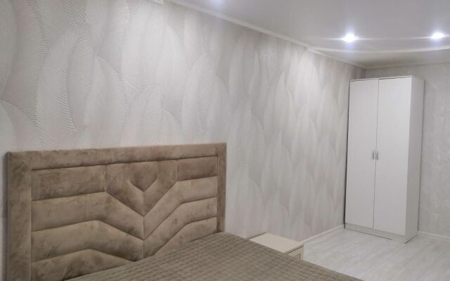 Na Ulitse Botvina 8 Flat