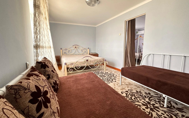 Na Prospekte Lenina 63A Flat