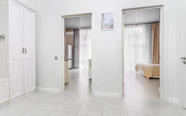 S Sobstvennym Dvorikom Ot Home Group Apartments Apartments