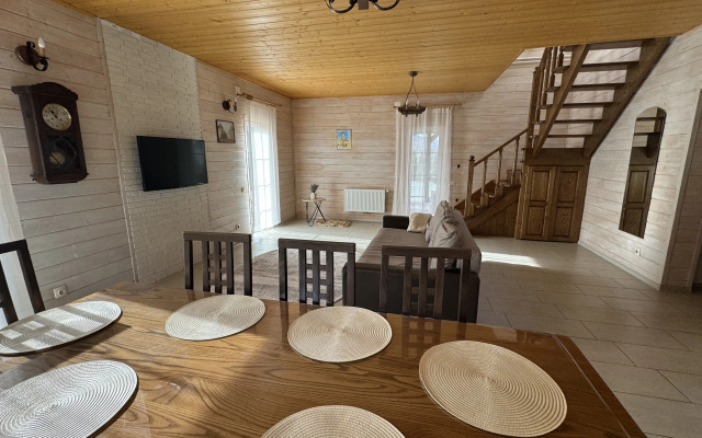Lake House Guest house