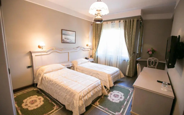 Victoria Hotel