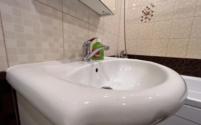 1kv South Port Shopping center Favorite of Demyan Bedny 92 Apartments
