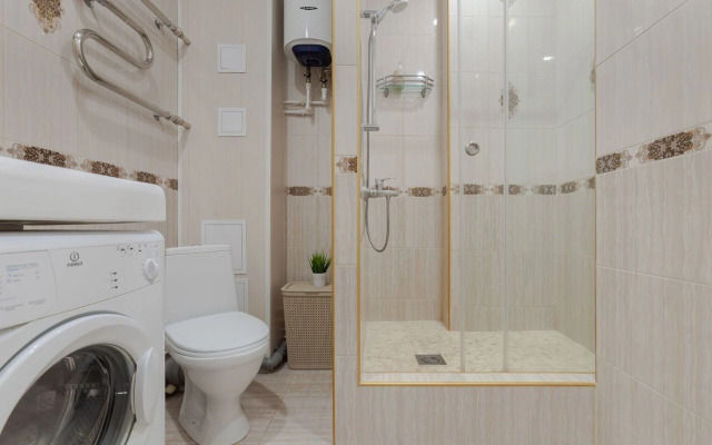 Na Ulitse Novo-Sadovaya 215B Flat