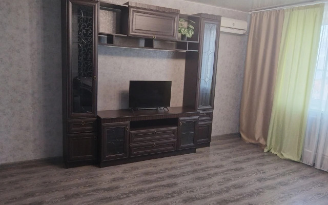 2kh Komnatnaya na Fridrikha Engelsa Flat