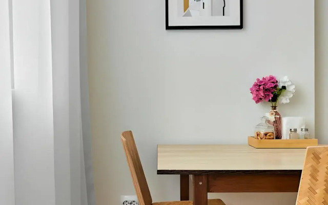 Uyutnaya dvukhkomnatnaya nedaleko ot parka Galitskogo Flat