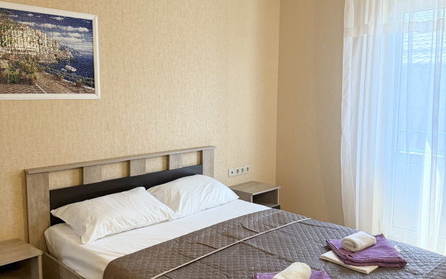 Yakor Hotel