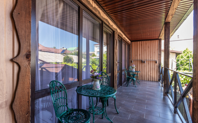 Villa Lychiya 2 Guest House