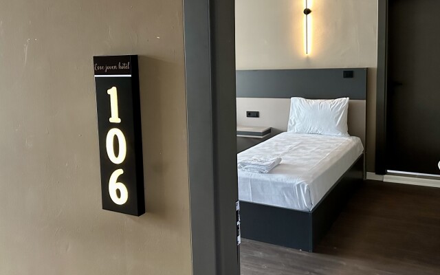 Esse Joven Hotel