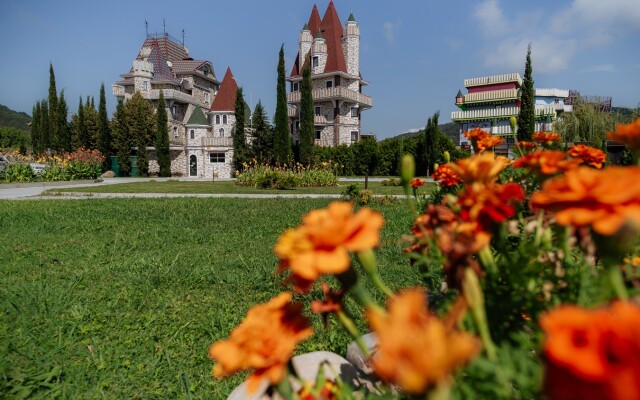 Zamok u Morya Golovinka Hotel