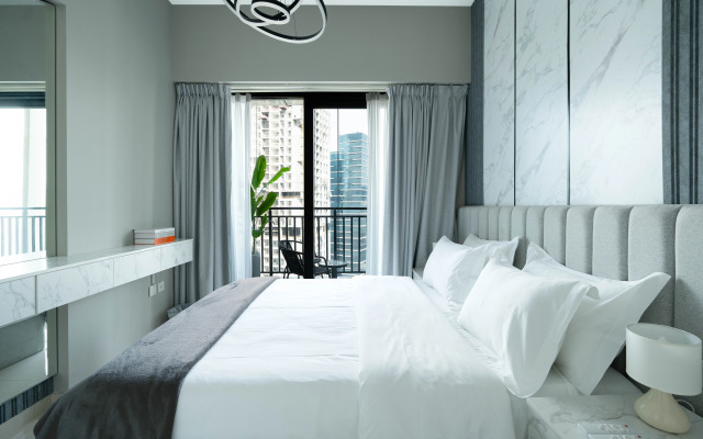 KeyRock Living Dubai Skyline & Pool Access Apartments