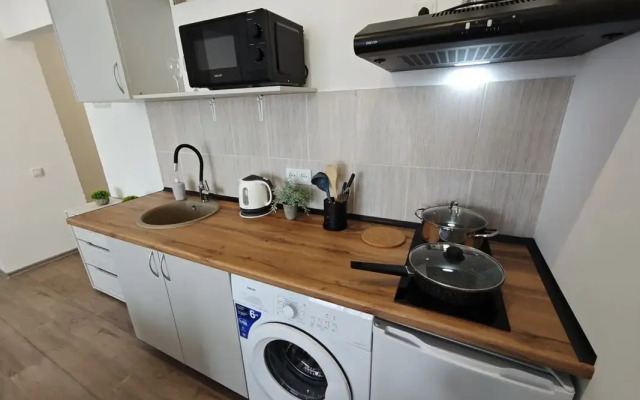 Yuitnaya 2k Po Tukhachevskogo 49/2-21 Flat
