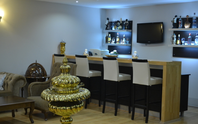 Grand Ant Hotel
