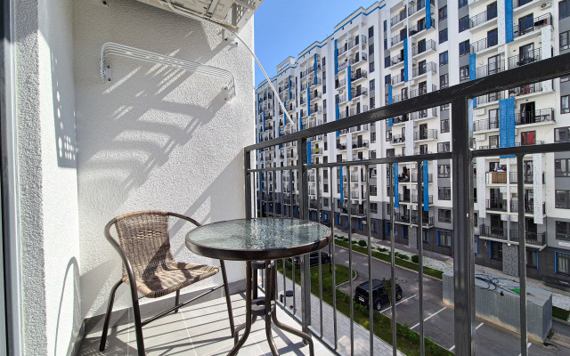 Prostornaya Studiya S Balkonom Flat