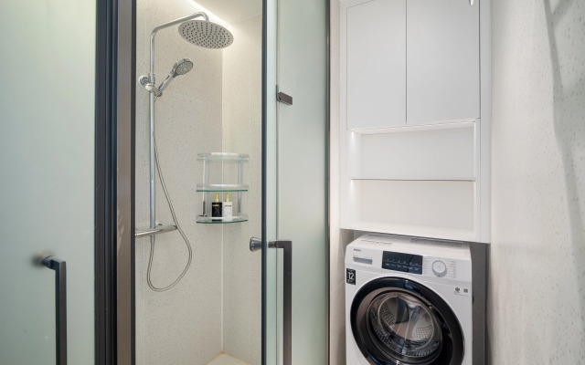 Апартаменты Kora Resort D305 Beachfront One-Bedroom