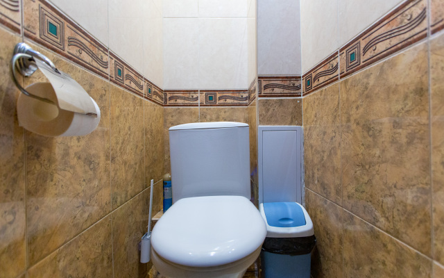 Komfortnaya Chetyrekhkomnatnaya Kvartira V Tsentre Novosibirska Flat