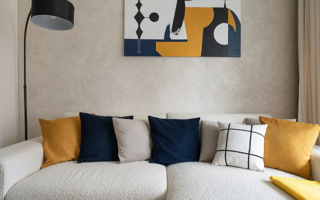 Апартаменты двухкомнатные Lux с одной спальней