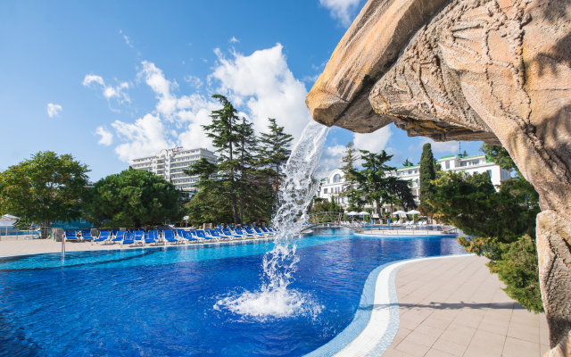 Отель Riviera Sunrise Resort & SPA Алушта