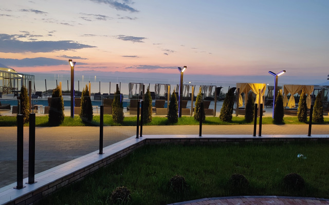 2kh Komnatnye Apartamenty Kranzdeluxe White 1