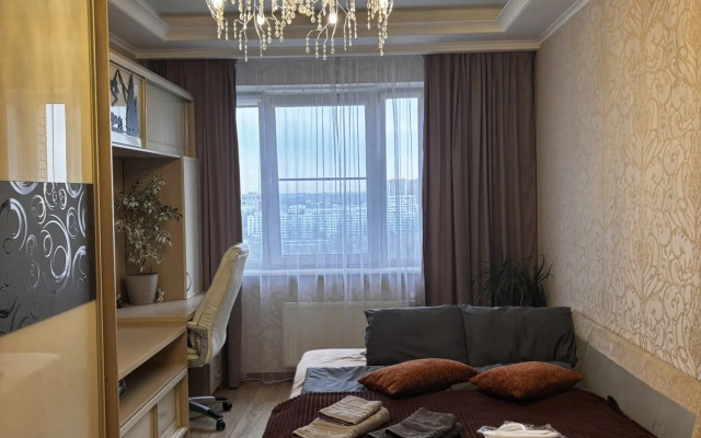 Квартира 1 комн. с видом на город у метро ул. Дыбенко и парком Есенина