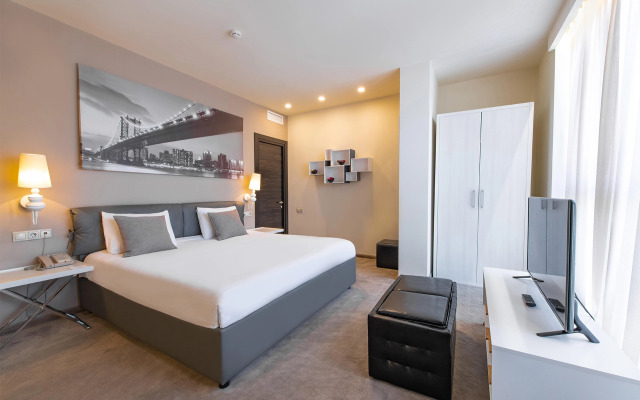 Opera Suite Hotel