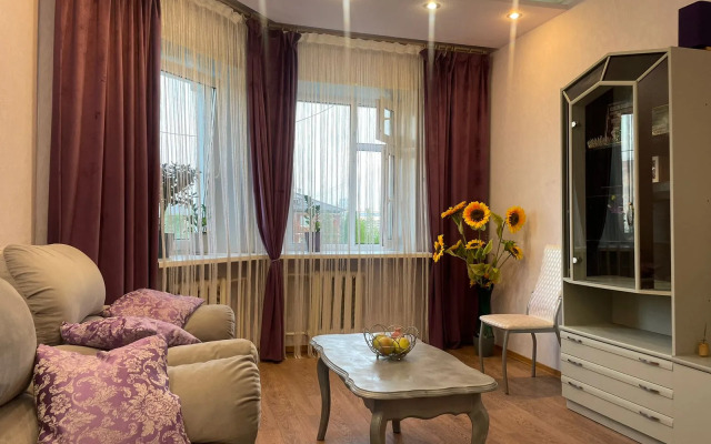 Komfortnaya 2kh-Komnatnaya Kvartira Flat