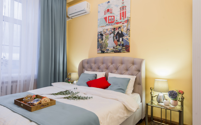 GM v Legendarnoj Stalinskoj vysotke Apartments