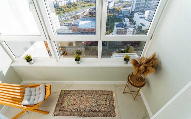 Uyutnye Apartamenty V Tsentre S Prekrasnym Servisom Flat