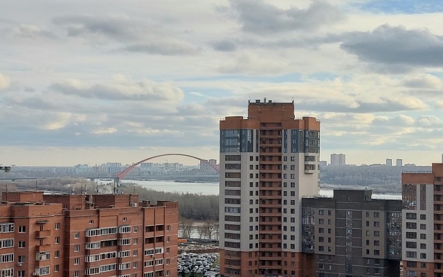 Квартира Уютная квартира-студия с видом на Бугринский мост