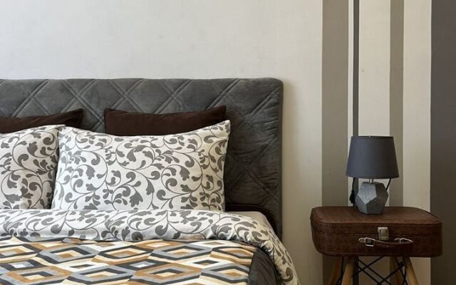 V Samom Tsentre Goroda Flat