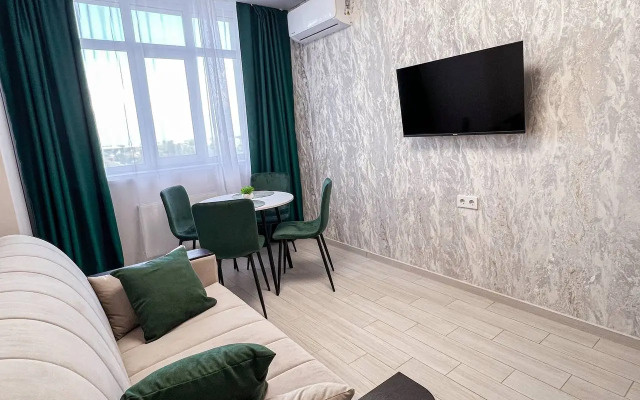Ryadom S Naberezhnoy Flat