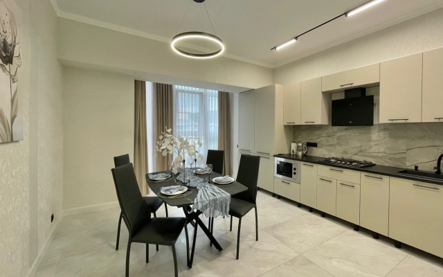 Апартаменты на Коллективной 11