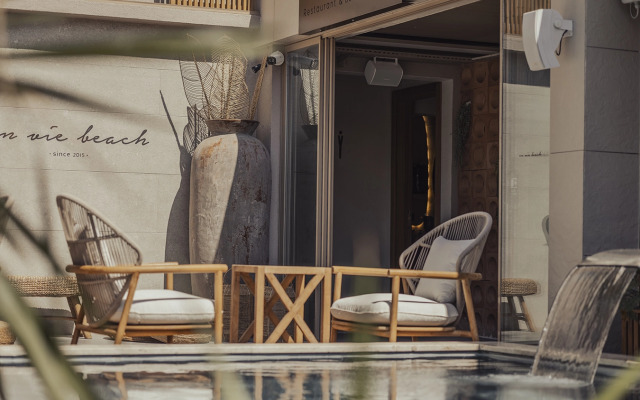 En Vie Beach Boutique Hotel
