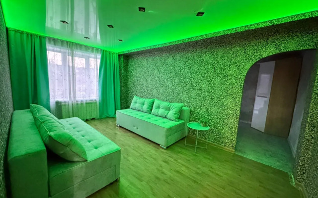 Tryokhkomnatnaya Flat